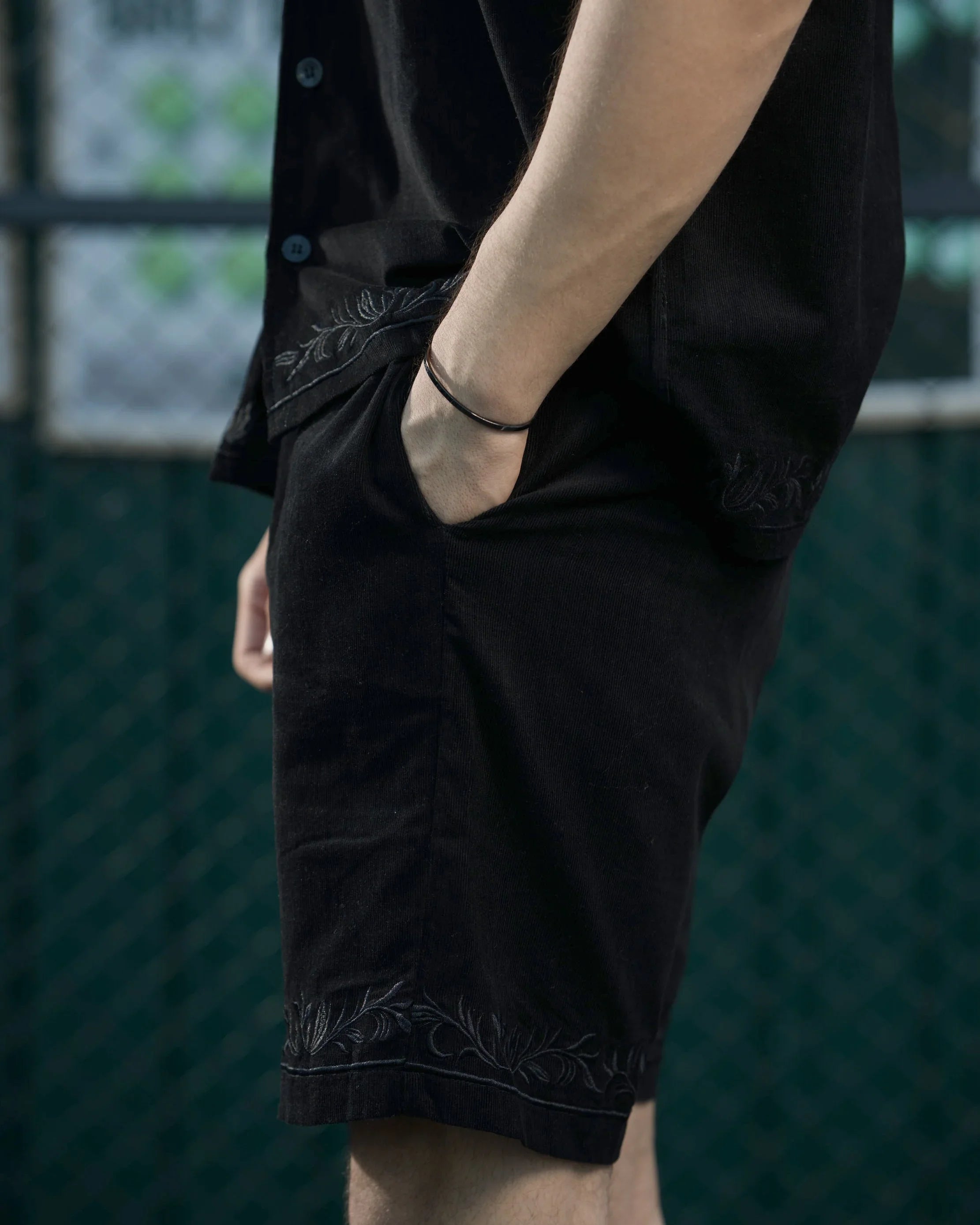 THE KNIGHT SET - Everything Black